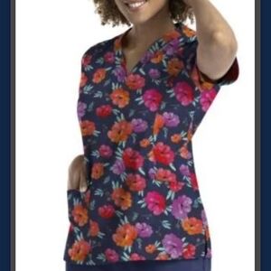 SM Maevn Scrub Top Floral